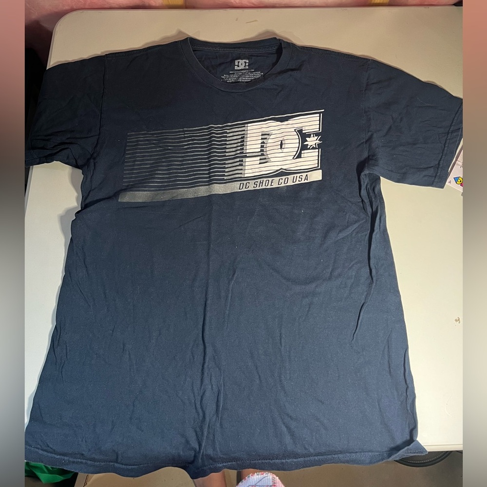 DC shoe co navy T-shirt
